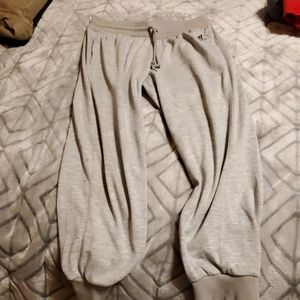 🍒Adidas cropped sweatpants🍒